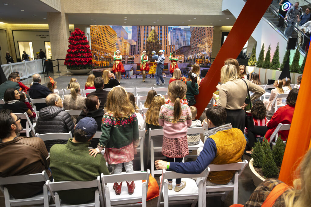 Event attendees enjoyed a catered breakfast, photographs with NorthPark Santa, holiday performances and Christmas carolers, face painting, balloon artists, additional photo opportunities with special character appearances, and so much more. (Photo by Kim Gleason)