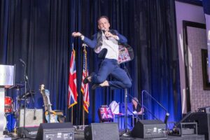 Auctioneer Johnny Bravo photo credit Jacob Power