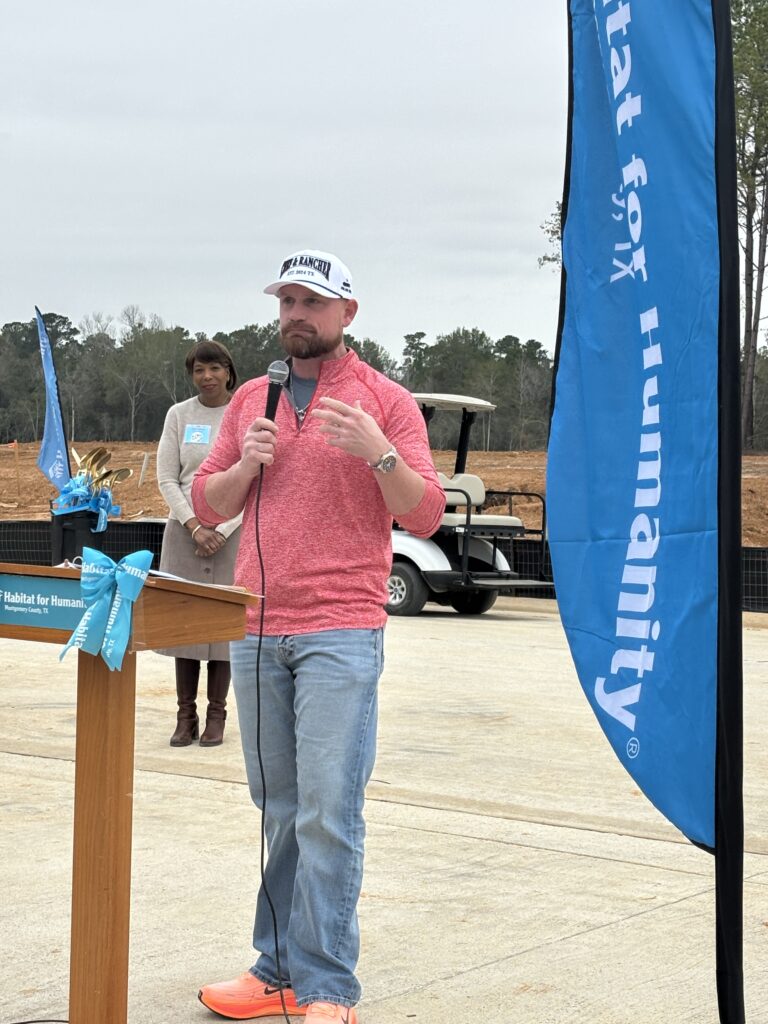 Chef Austin Simmons donated his time and burgers. (Photo by Laura Landsbaum)