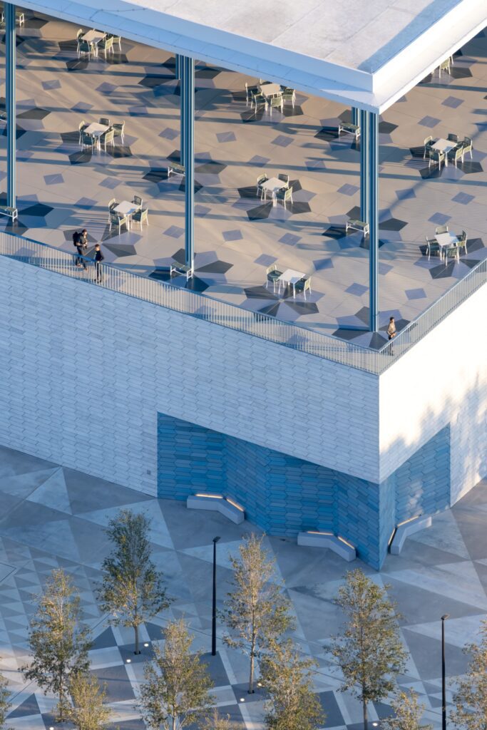 The blue hue seen throughout the Ismaili Center is inspired by traditional Persian architecture, complementing the gardens and evoking a sense of tranquility (Photo by Iwan Baan)