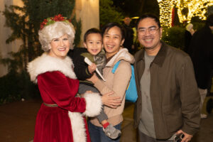 Mrs Clause, Noah, Eloisa, Gino Martinez (Photo by George Fiala)