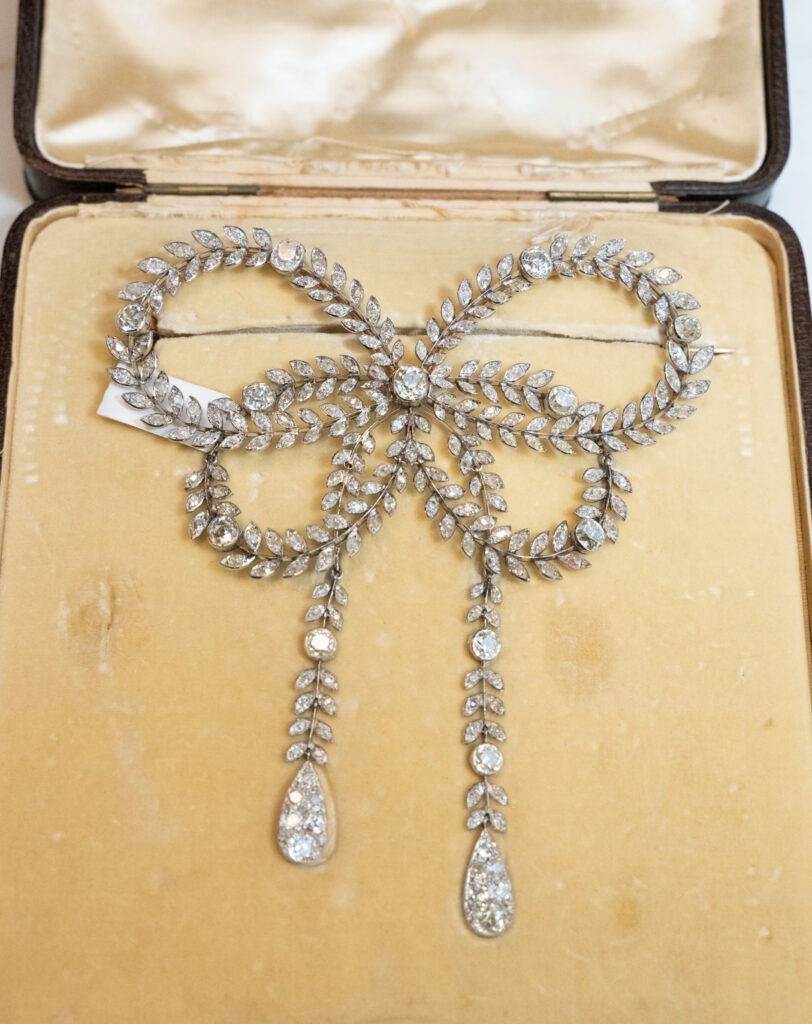 An antique diamond bow brooch by Boucheron from 1908 (Photo by George Fiala)
