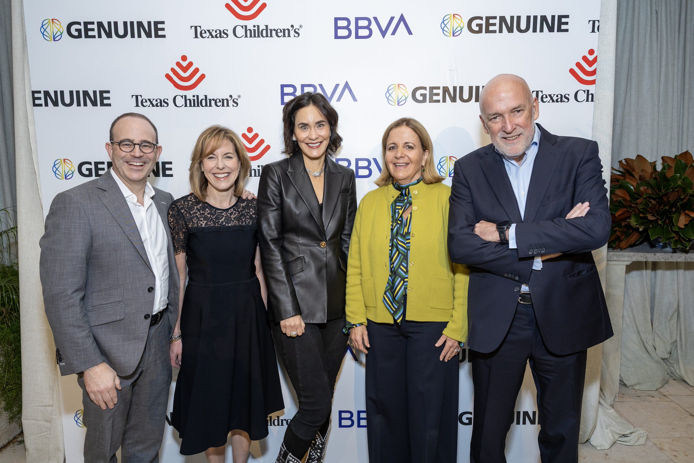 Steve and Debbie Sukin, Laura Arnold; Isabel and Ignacio Torras (Photo by Texas Children's Hospital)