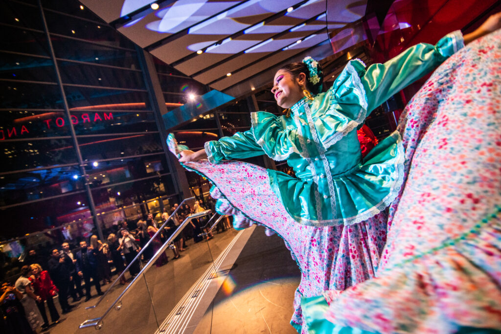 As always, ATTPAC placed their five resident companies in the spotlight during the Bravo! Gala. This year, they once again featured Anita N. Martinez Ballet Folklorico, Dallas Black Dance Theatre, The Dallas Opera, Texas Ballet Theater, and Dallas Theater Center. (Photo by Can Turkyilmaz)