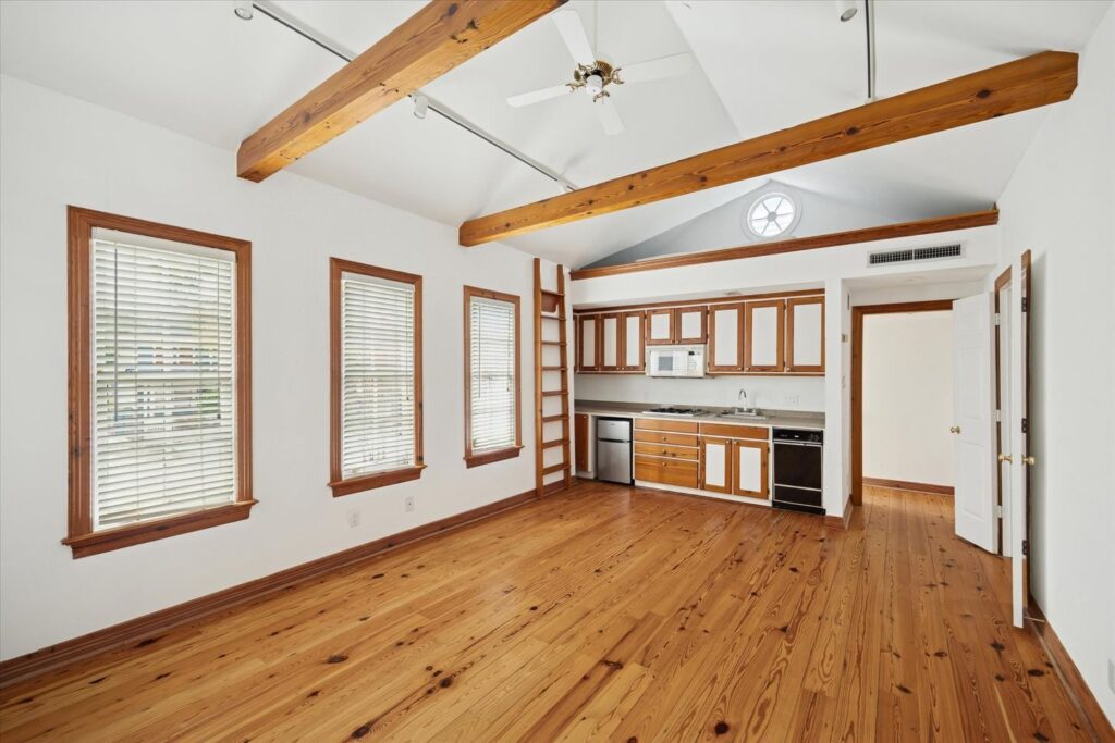 Guest quarters above the carriage house at 200 Westmoreland (Photo by TK Images)