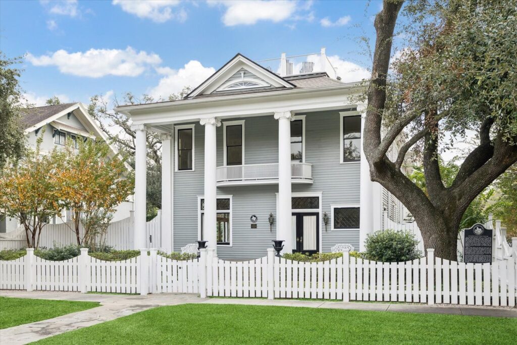 200 Westmoreland, Houston (Photo by TK Images)