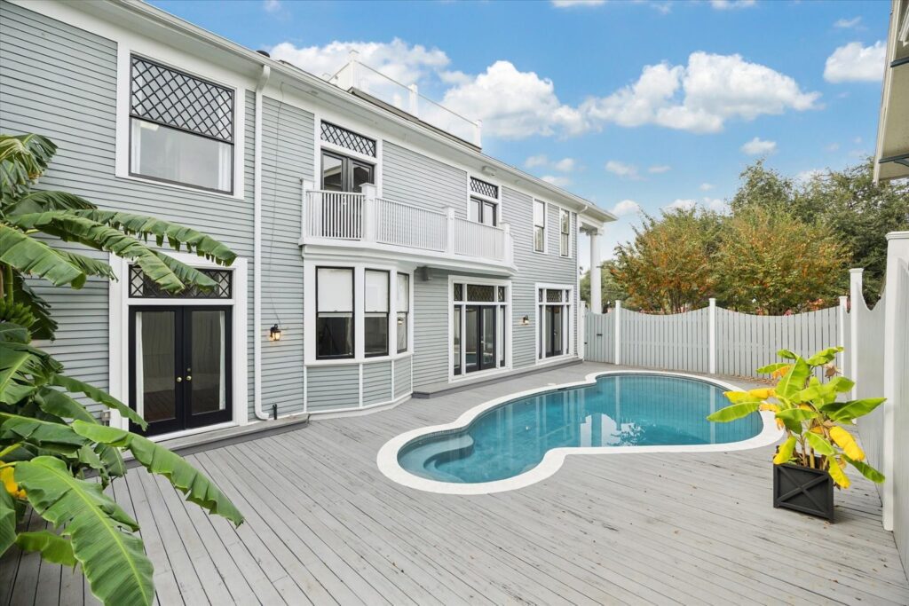 The swimming pool at 200 Westmoreland was a contemporary addition to the house built in 1905. (Photo by TK Images)