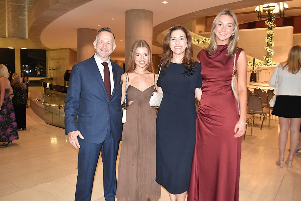 Doyle Glass, Myra Glass, Somer Glass, Atty Meyer (Photo by: Deborah Brown)