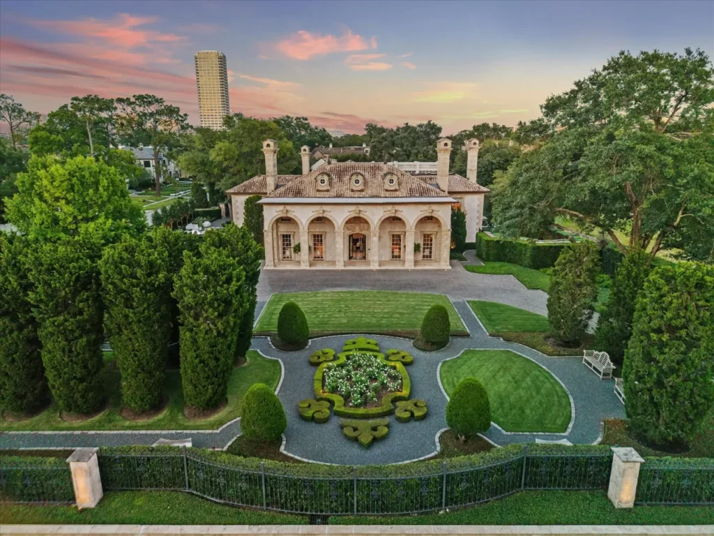 2307 River oaks Boulevard