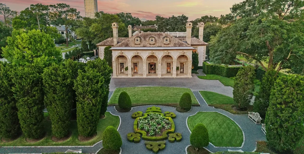 2307 River oaks Boulevard