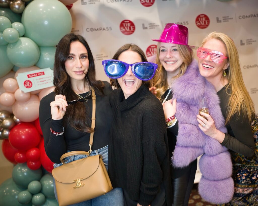 Brittany Williams, Jenny Weber, Elizabeth Galante, Katie Tsuru (Photo by Daniel Ortiz)