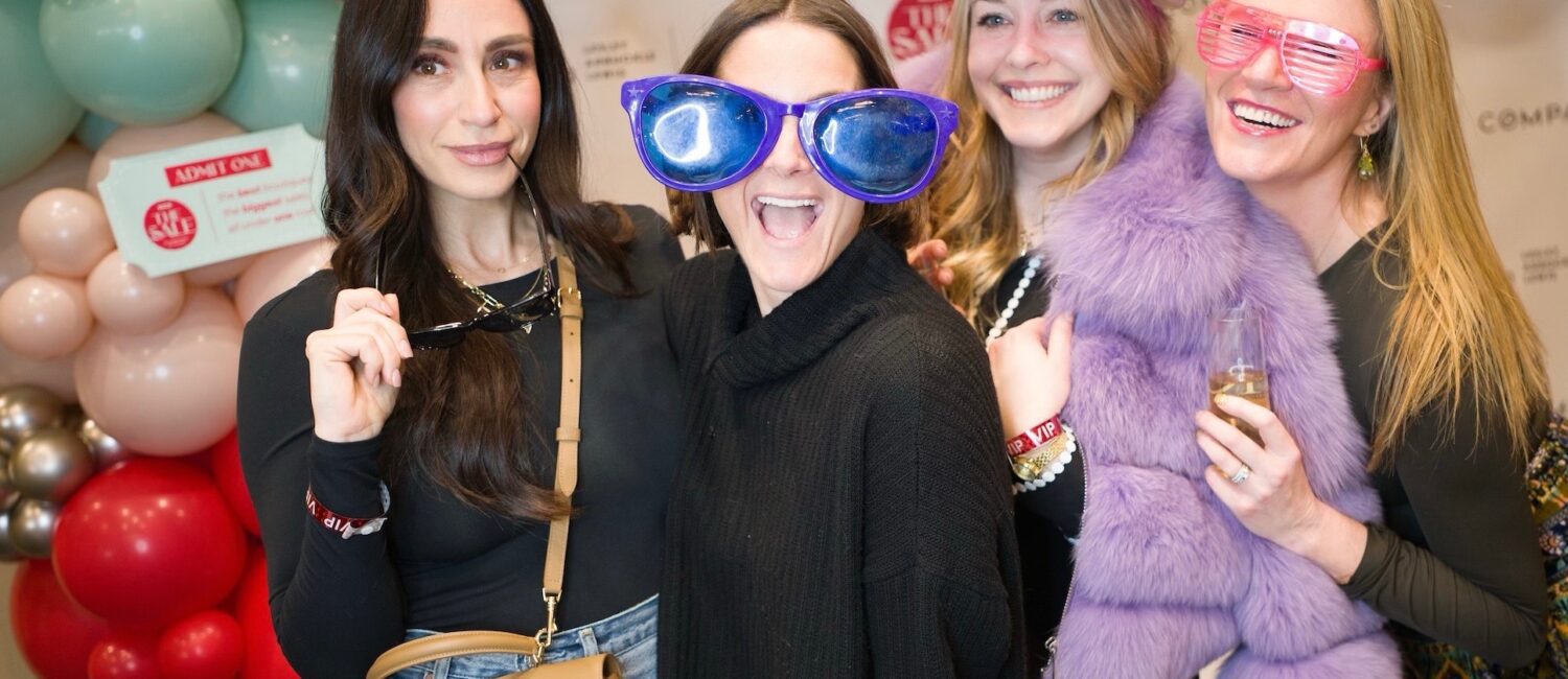 Brittany Williams, Jenny Weber, Elizabeth Galante, Katie Tsuru (Photo by Daniel Ortiz)