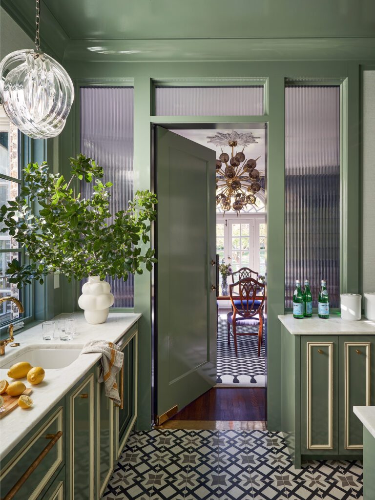 Maestri Studio is a small, full-service and turnkey studio in Dallas that provides everything one could need for their project.