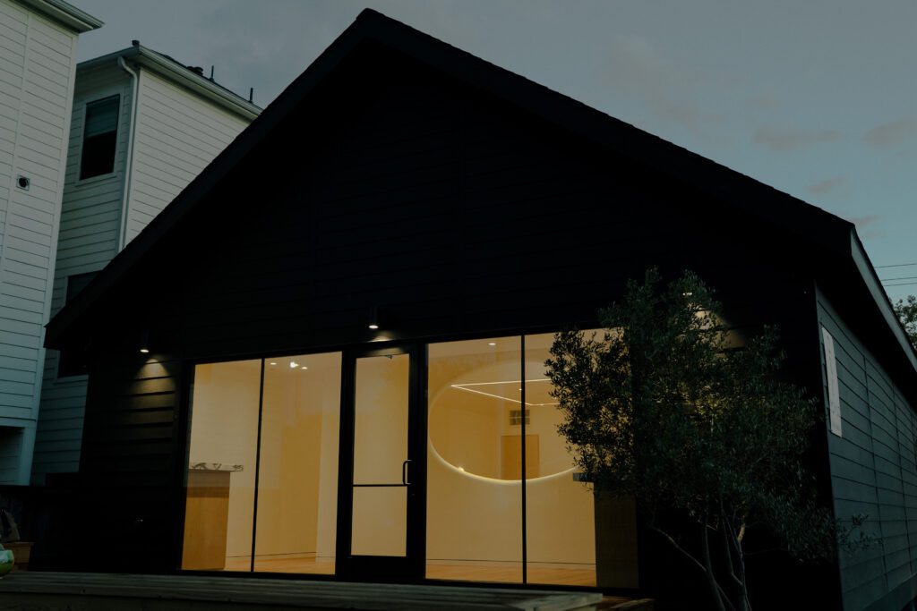 Coined Oru (meaning “to fold, bend or snap off”), it’s also the prefix to the word origami, the age-old art of paper folding. Housed in a modernist ebony gable-roofed structure that feels crisp and clean, as if it were constructed initially as a maquette made with paper before its architect brought it into being. (Photo by Photos courtesy of Comma Hospitality)