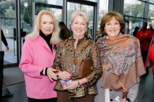PaperCity2025 Diana Strauss,Mary Nan Doumany ,Janie McGarr (Photo by Lindsay Jones)