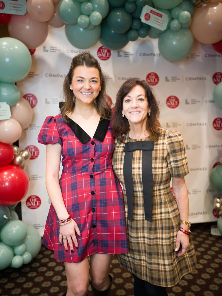 Regan Sobiesk, Kelley Sobiesk at The Sale (Photo by Daniel Ortiz)