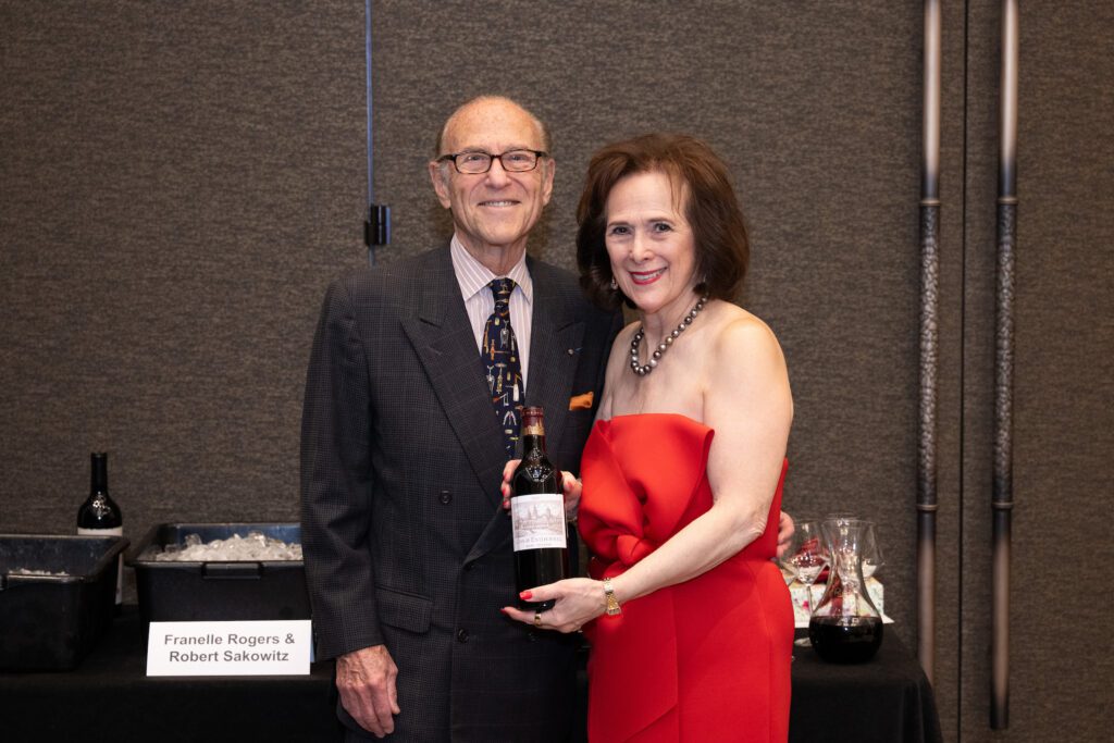 Chairs Robert Sakowitz and Franelle Rogers at CanCare's 'Hope Uncorked' dinner (Photo by Jacob Power)