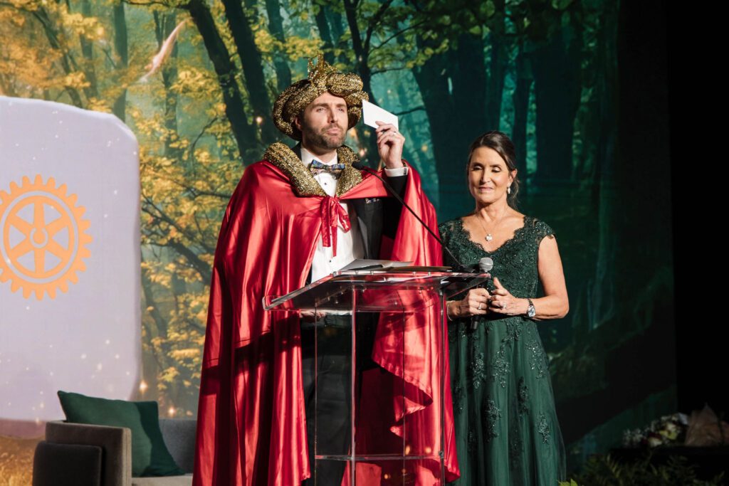 Craig Eissler and Judy Olson entertained guests and kept the auction lively at the Rotary Club of The Woodlands Legends Gala. (Photo by 209 Photobooth)