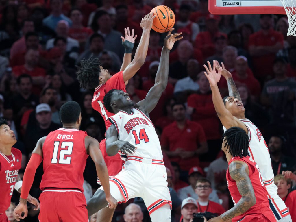 University of Houston backup center Kalifa Sakho is a valuable player. (Photo by F. Carter Smith)