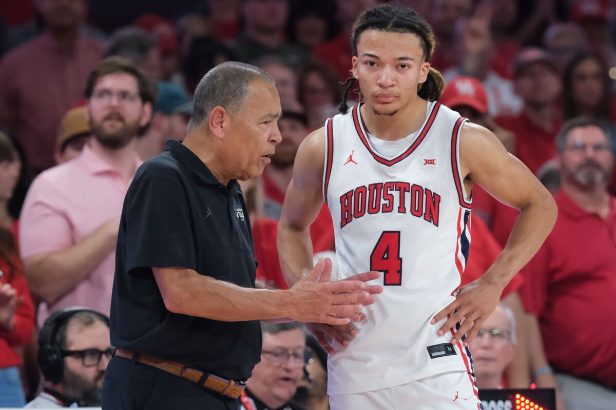 Bill Raftery Marvels Over Kelvin Sampson’s Consistency, While an All-Time UH Great Wishes He Could Have Been Coached By Him