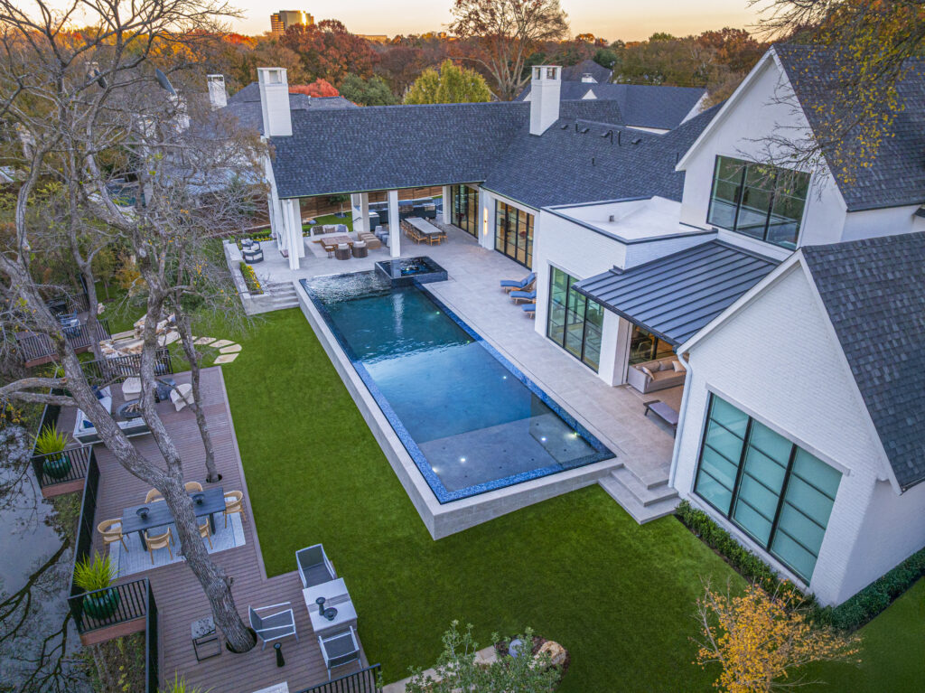 Spring is finally in the air again, which means Dallas’ gardens will soon be aflush with color and gorgeous blooms. (Photo by Micah Nunley)