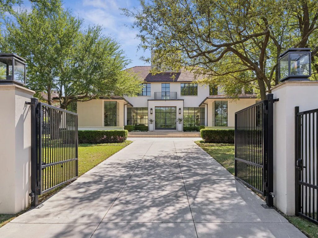 5020 Park Lane (Courtesy)