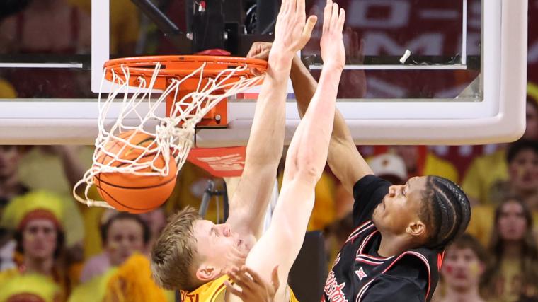 University of Houston guard Mercy Miller threw down an absolute poster slam over 6-foot-11 Iowa State big man Dominykas Pleta who tried to contest and failed. After Miller was challenged by his dad Master P.