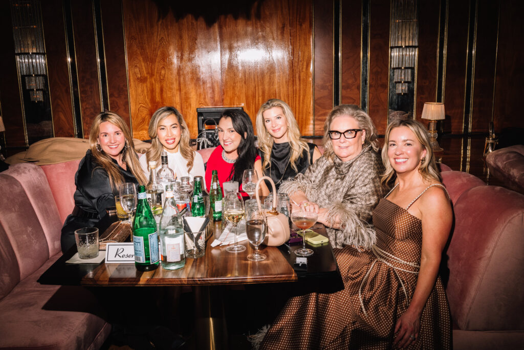 Caroline Harrison Loehr, Sue Krabill, Natalie Carroll Stewart, Kelly Weisz, Georgina Hartland, Dana Arnold (Photo by Chase Hall Photography)