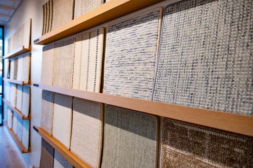 DFW design enthusiasts readily flocked to the party, toasting Ernesta with cocktails as they admired the brand's wide-ranging offerings of wool, natural fiber, and performance rugs. (Photo by Tamytha Cameron Photography)