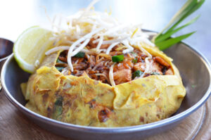 Rim Tanon Pad Thai