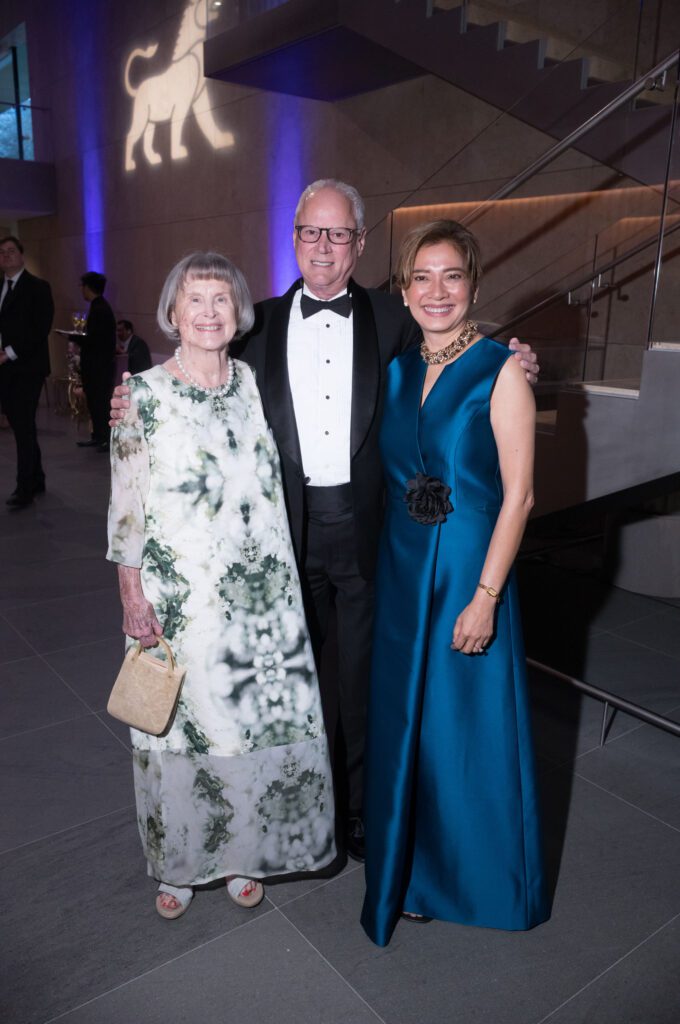 Nancy Allen, Tripp Carter, Bonna Kol  at Asia Society Texas’ Tiger Ball (Photo by Daniel Ortiz)