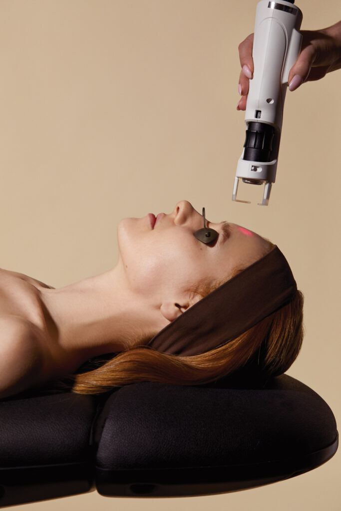 Initially, your introduction to Skin Laundry is typically their Signature Laser Facial or perhaps the Power Signature Facial (which delivers twice the energy of the former), either administered after their analysis of your skin’s sensitivity.