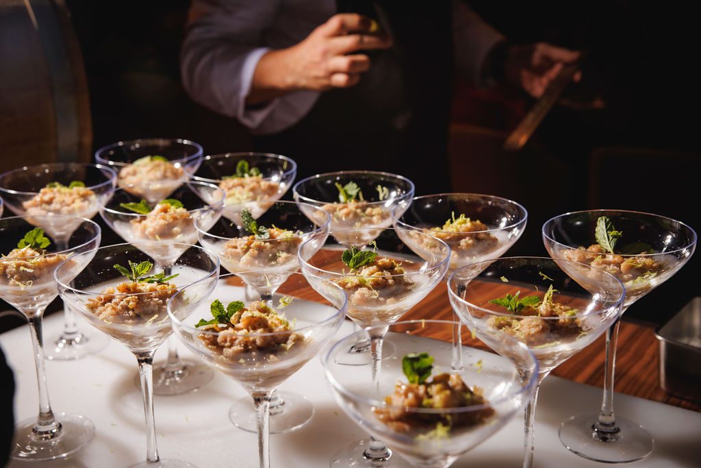 To start, the evening kicked off with a Smoked Beef Tartare Tartlet, paired with a Welcome Drink.