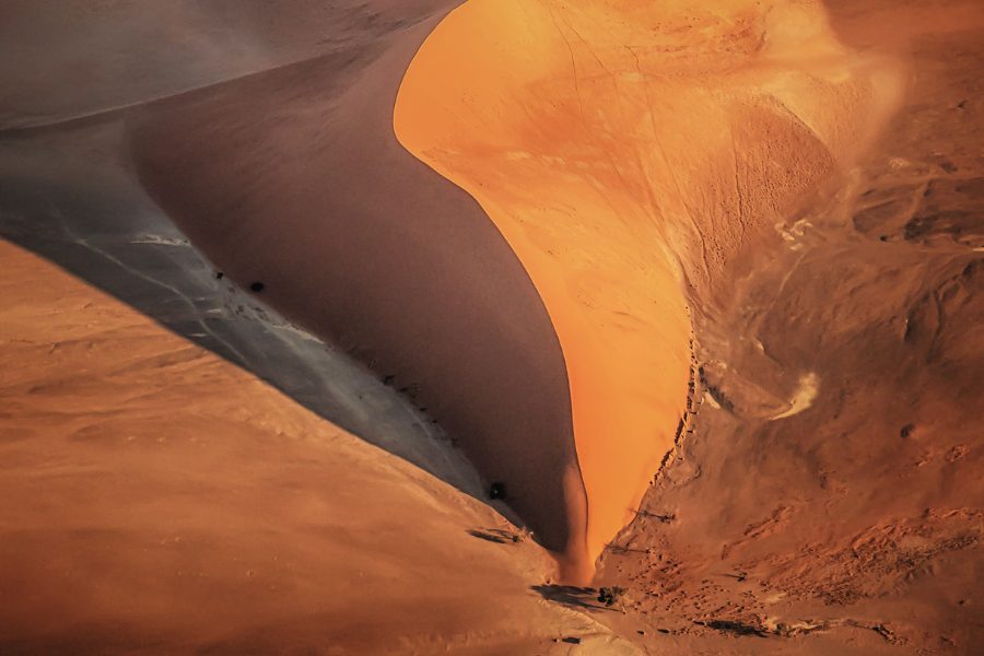 By integrating De Beers ORIGIN, a symbol of love is also a symbol of values.