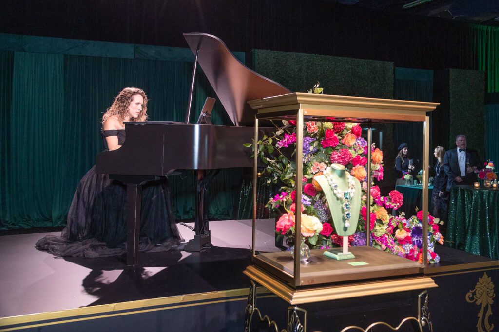 Cocktail Entertainment sponsored by Mindy's Hope Foundation (Photo by Derek Gower)