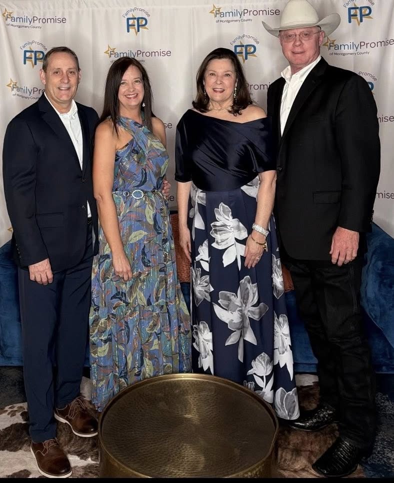 Supporters connect during the Family Promise of Montgomery County 25th anniversary gala at Margaritaville Resort on Lake Conroe. (Photo by Family Promise of Montgomery County)