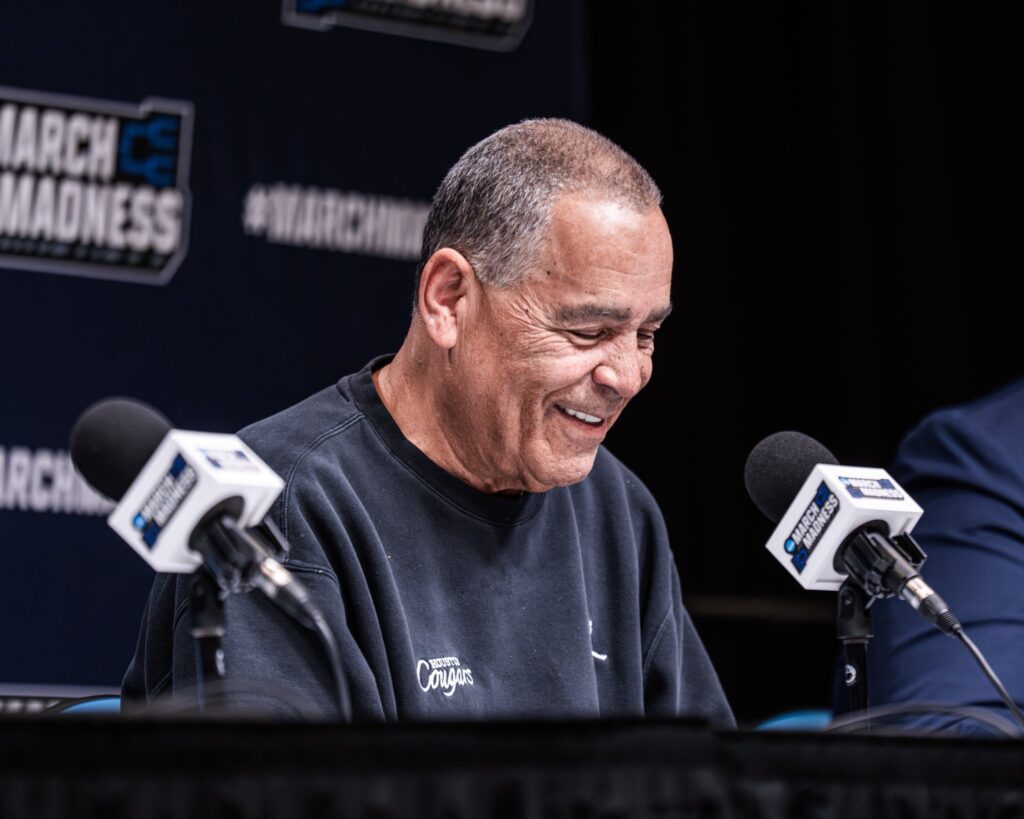 Kelvin Sampson is enjoying coaching this very different and younger Houston team in the NCAA Tournament. (@UHCougarMBK)