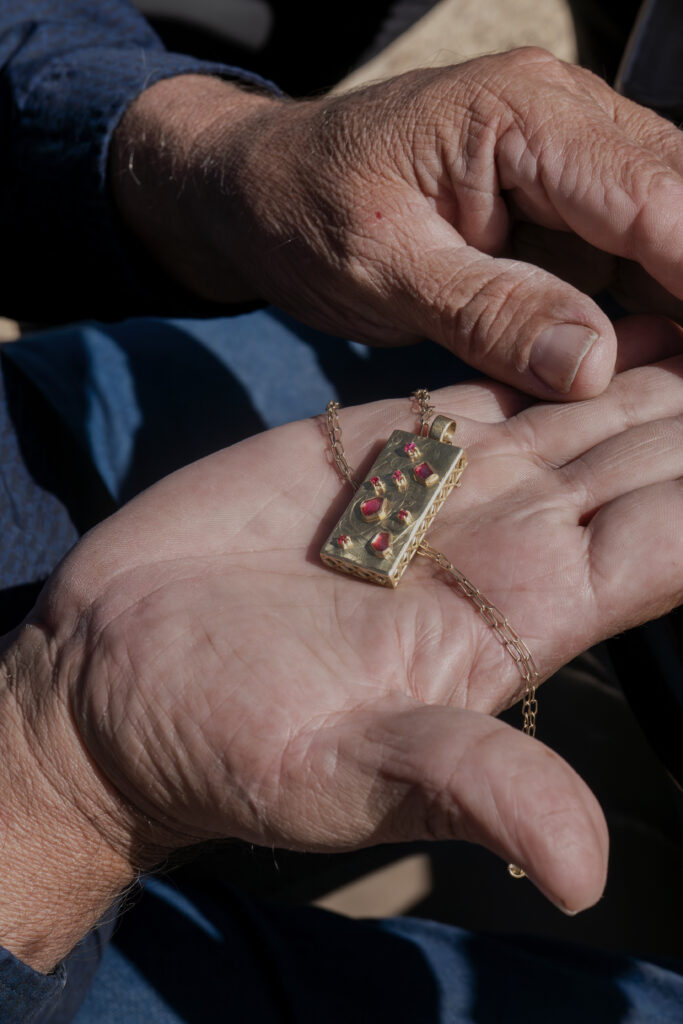 Memento Amore, a cornerstone of the Flats Collection, is an 18-karat gold and spinel-crystal pendant designed to hold a porcelain disc infused with one of Cultus Artem’s heady house fragrances.