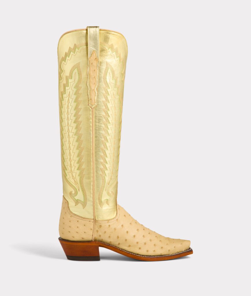 Priscilla Exotic in Natural Right