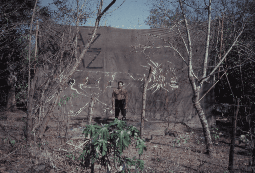 Julian Schnabel with War (Mexican Painting) in Zihuatanejo, Mexico 1986 (Photo by Pamela Barkentin)