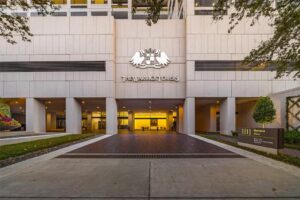 THE WARWICK TOWERS FRONT DRIVE 2025