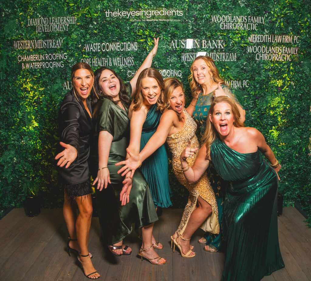 Supporters celebrate during The Keyes Ingredients Reaching New Heights gala. (Photo courtesy SpryArt Photography)