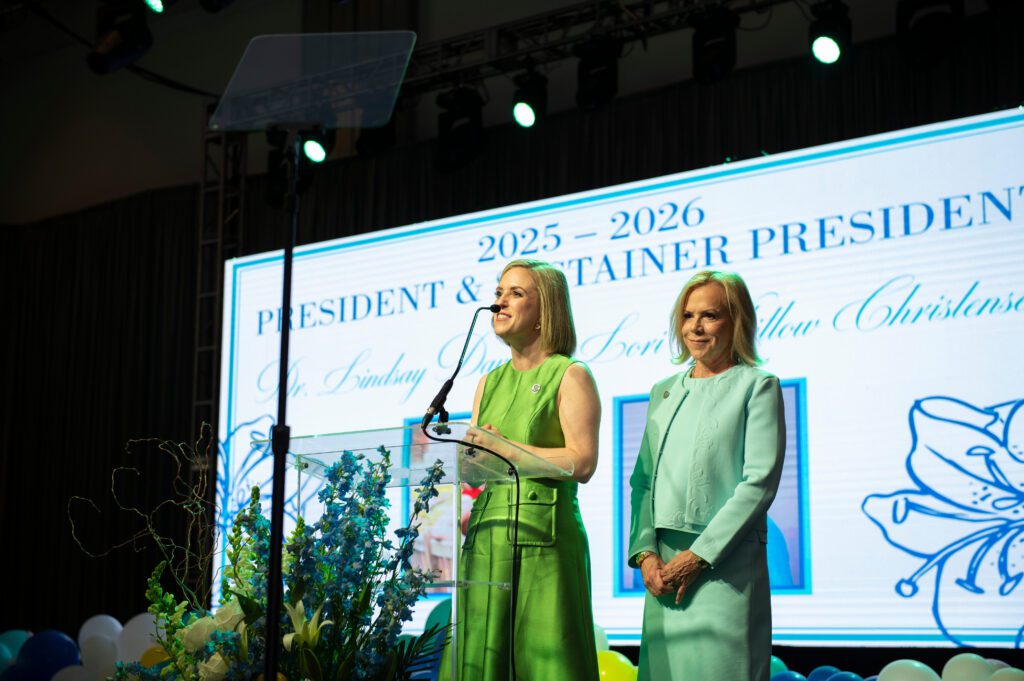 JLD President Dr. Lindsay Davis, JLD Sustainer President Lori Whitlow Christensen (Photo by Tamytha Cameron and Celeste Cass)