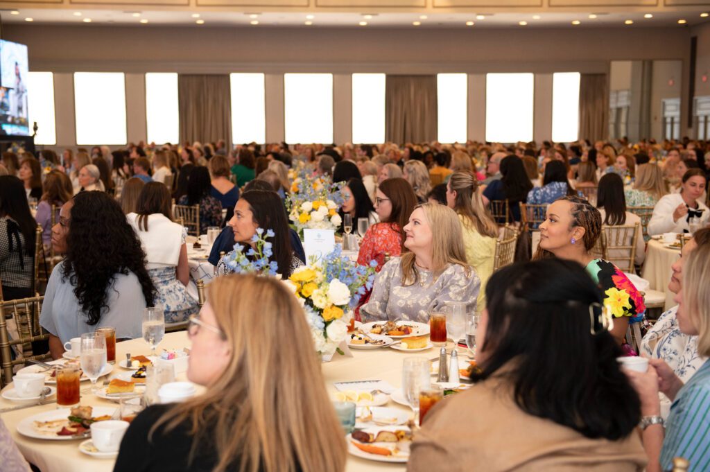 Parker invited audience members' responses to her "magical question." (Photo by Tamytha Cameron and Celeste Cass)