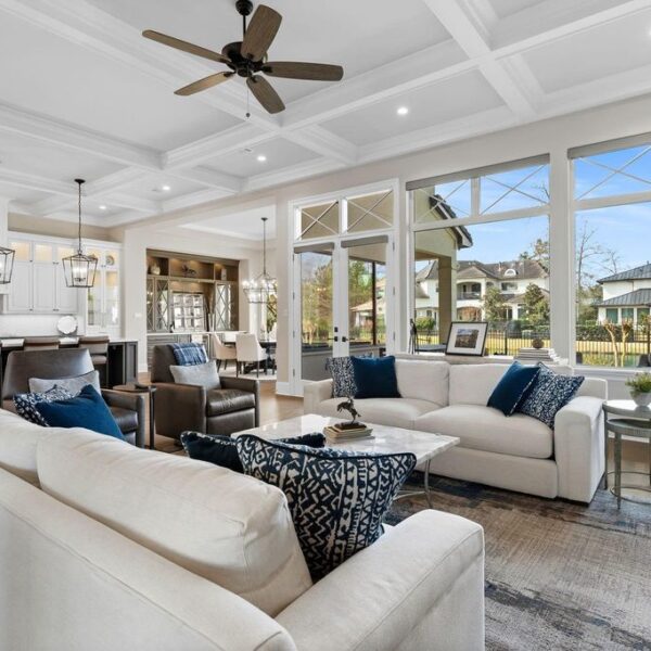 The Best Windows In The Woodlands Make These Mansions Swoon Worthy — When Natural Light Is King