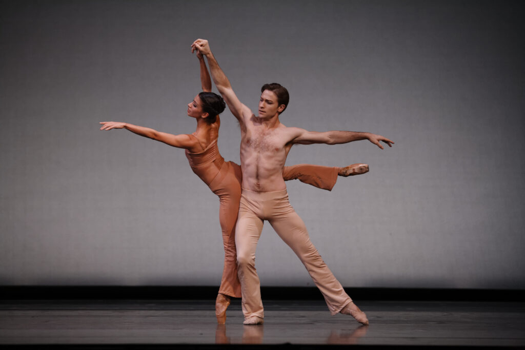 Houston Ballet Principal Karina González and former Principal Ian Casady in Stanton Welch’s 'Sons de L'âme' (Photo by Sébastien Mathé, 2013),  Courtesy of Houston Ballet)
