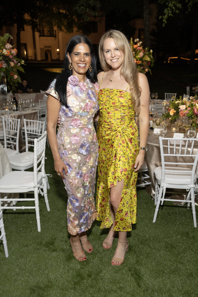 Anita Sehgal, Sarah Duncan at the Bayou Bend Garden Party (Photo by Jenny Antill)