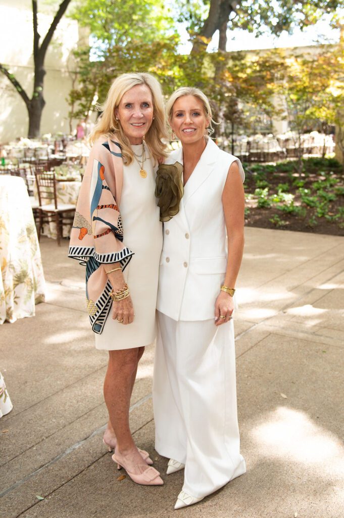 Carolyn Bender, Erika Burton (Photo by Tamytha Cameron Photography)