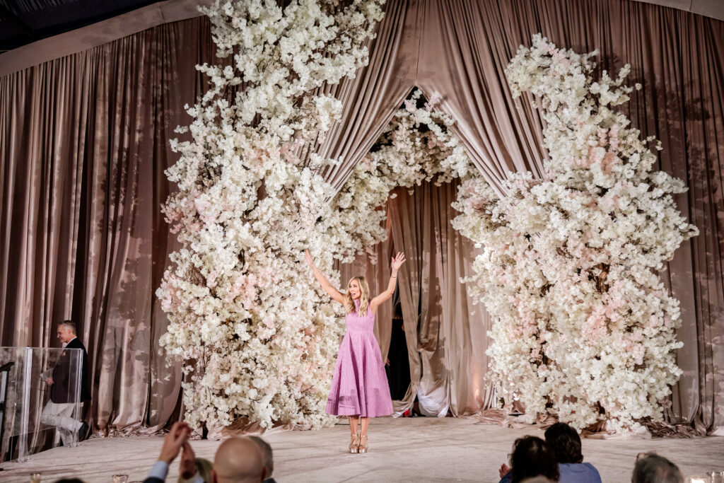 A set by comedienne and television star Leanne Morgan was the first big surprise of the night. (Photo by Anastasiia Photography)