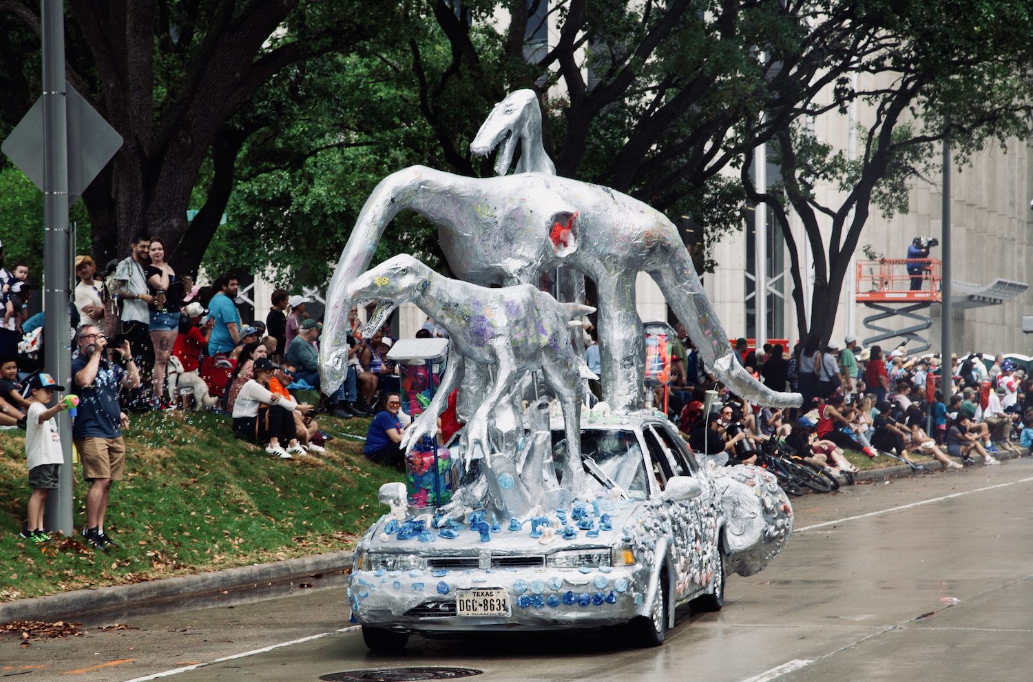 “Dinorabicasaurus” by the Dinorabicasaurus Time Team of Arabic Immersion Magnet School at the Orange Show’s 39th Annual Art Car Parade. (Photo by Mike Herrera)